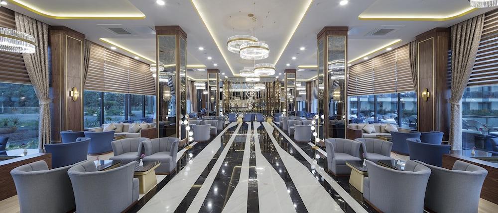 Aydinbey Queen's Palace & 5* Belek